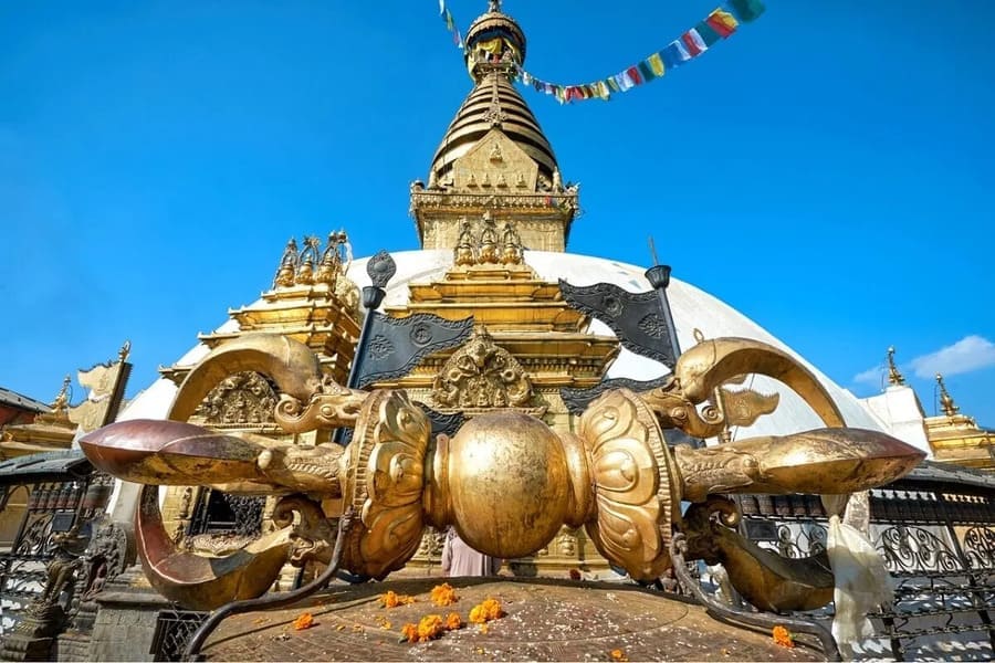 Bảo Tháp Swayambhunath Ngôi Đền Phật Giáo Độc Đáo Trên Đồi Kathmandu